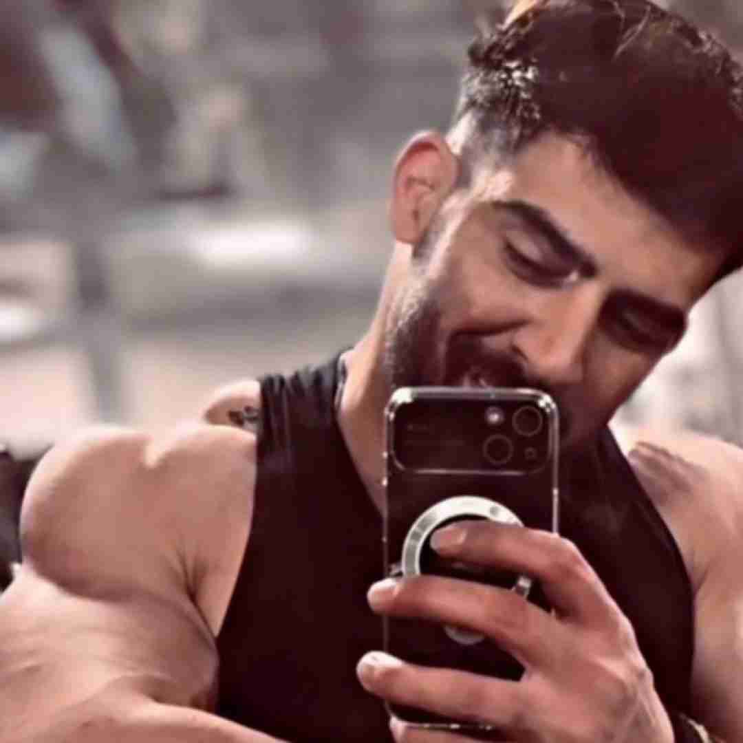 آهنگ جدید محمد محرمی یه خیابون یه دل تنگ نم بارونم بباره